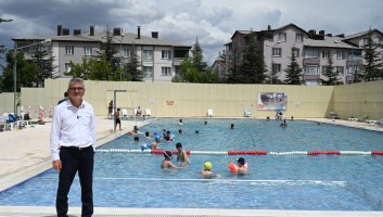 SEYDİŞEHİR BELEDİYESİ YÜZME HAVUZU AÇILDI