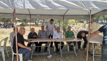 BAŞKAN USTAOĞLU, ÇAT VE GEVREKLİ ŞENLİKLERİNE KATILDI