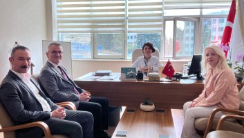 BAŞKAN USTAOĞLU’NDAN DEVLET HASTANESİNE ZİYARET