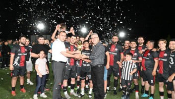 BAŞKANLIK KUPASINDA  ŞAMPİYON EKMEK TEKNESİ SPOR