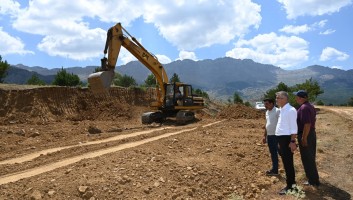 BAŞKAN USTAOĞLU GÖKÇEHÜYÜK VE TARAŞÇI’DA ÇALIŞMALARI İNCELEDİ