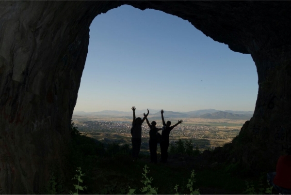 Ferzene Mağarası, Boynozcu Mağarası, Susuz (Güvercinlik) Mağarası